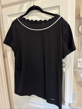 Anne Klein Black Short Sleeve Top with White Trim Scalloped Neck